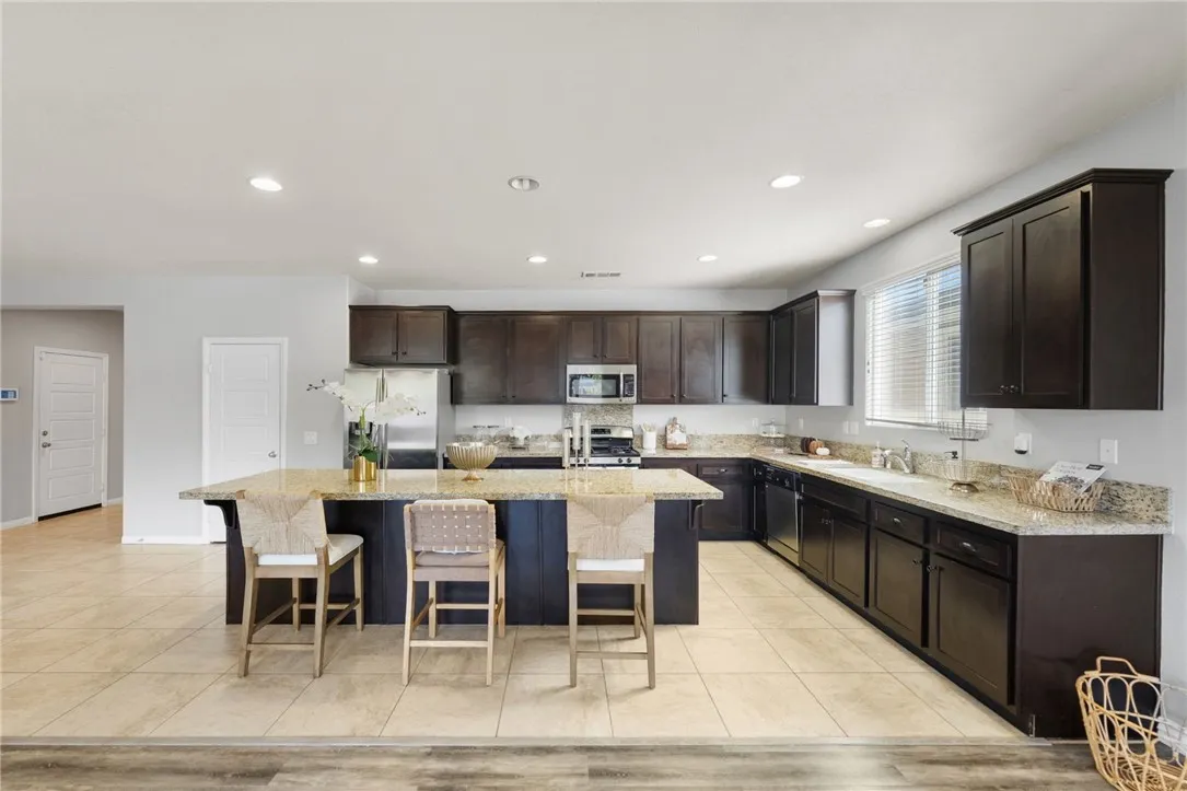 25136 High Plains Court, Menifee, California 92584 home-pic-7